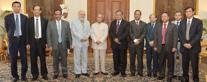 The Foreign Minister of People's Republic of Bangladesh, Abul Hassan Mahmood Ali along with his delegation members, called on the President, Pranab Mukherjee.
