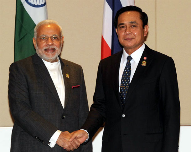 Prime Minister Narendra Modi meeting the Prime Minister of Thailand Gen. Prayut Chan-o-cha, at Nay Pyi Taw, Myanmar