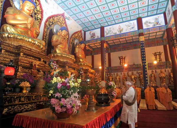 The Prime Minister, Narendra Modi visiting the Daxingshan Temple, in Xi'an, Shaanxi Province, China on May 14, 2015.