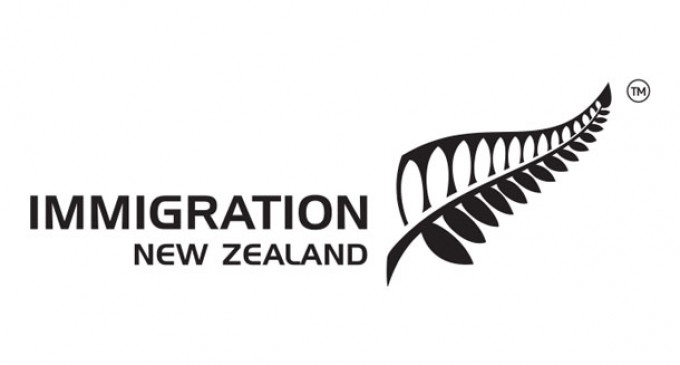 NZ welcomes record 121,900 migrants in 2015