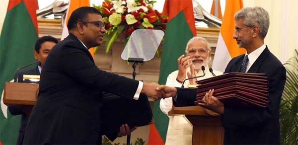 The Prime Minister, Narendra Modi and the President of the Republic of Maldives, Abdulla Yameen Abdul Gayoom witnessing the exchange of agreements, in New Delhi.