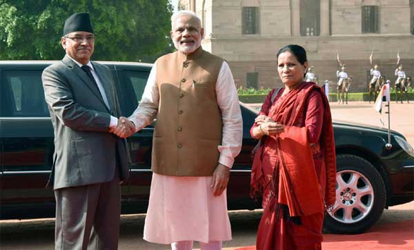The Prime Minister of Nepal, Pushpa Kamal Dahal being received by the Prime Minister, Narendra Modi, at the Ceremonial Reception, at Rashtrapati Bhavan, in New Delhi on September 16, 2016.