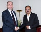 Minister of State for Defence Dr. Subhash Bhamre shaking hands with Minister of Industry of the Republic of Belarus Mr Vitaly Vovk, in New Delhi on Tuesday, 4 July 2017