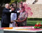 President of the Republic of Belarus, Alexander Lukashenko paying floral tributes at the Samadhi of Mahatma Gandhi, at Rajghat
