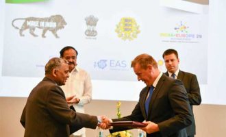 The Vice President, M. Venkaiah Naidu witnessing the exchange of MoUs, at the India-Estonia Business Forum meeting