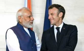 PM meets French President Macron in Bali