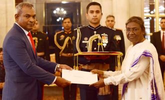 The President, Droupadi Murmu accepted credentials from Ibrahim Shaheeb, High Commissioner of the Republic of Maldives at Rashtrapati Bhavan
