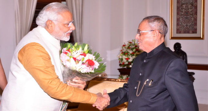 Narendra Modi greeting President Pranab Mukherjee