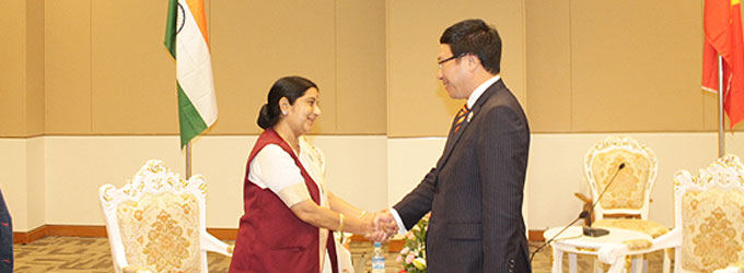 External Affairs Minister meets Pham Binh Minh, Foreign Minister of Vietnam, on the sidelines of 47th ASEAN Foreign Ministers Meeting in Nay Pyi Taw, Myanmar 