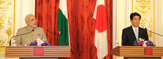 Prime Minister, Shri Narendra Modi and the Prime Minister of Japan, Mr. Shinzo Abe at the Joint Press Remarks, at Akasaka Palace, in Tokyo, Japan