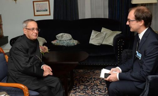 Indian President Pranab Mukherjee interviewing by Stian Eisentrager, Norwegian Journalist i VGs Utenriksgrouppe at Norway