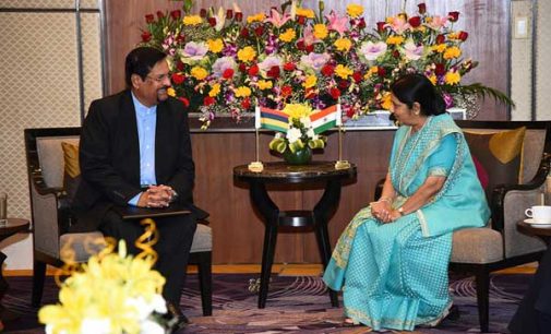 The Minister for External Affairs and Overseas Indian Affairs, Sushma Swaraj meets Vice Prime Minister Showkutally Soodhun of Mauritius in Gandhi Nagar, Gujarat on the sidelines of 13th Pravasi Bharatiya Divas.