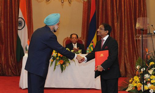 India inks five pacts with Mauritius, offers $500 mn credit