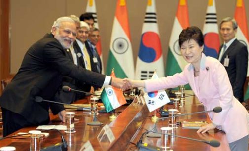 The Prime Minister, Narendra Modi and the President of Republic of Korea, Park Geun-hye, at the delegation