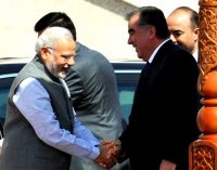 The Prime Minister, Narendra Modi being received by the President of Tajikistan, Emomali Rahmon,