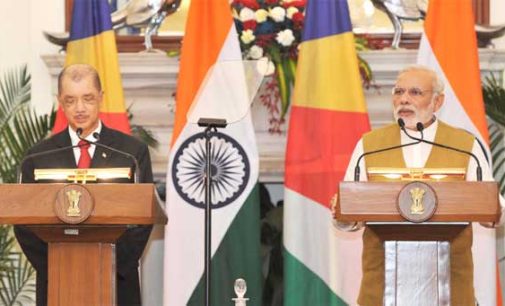 The PM, Narendra Modi giving his statement to the media with the President of the Republic of Seychelles,  James Alix Michel, at the Joint Press Statements