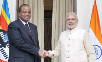 Prime Minister, Shri Narendra Modi meeting the King Mswati III of Swaziland, during the 3rd India Africa Forum Summit