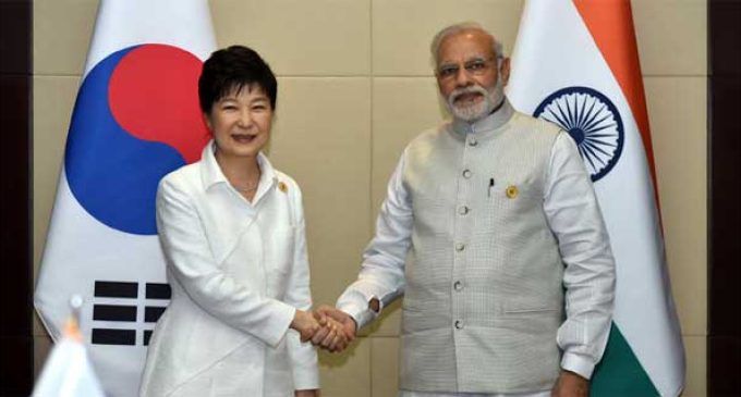 The Prime Minister, Narendra Modi meeting the President of South Korea, Park Geun-hye
