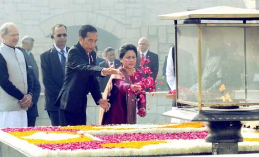 President of Indonesia, Joko Widodo paying floral tributes at the Samadhi of Mahatma Gandhi, at Rajghat