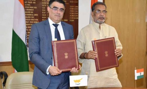 Minister for Agriculture and Farmers Welfare, Radha Mohan Singh and the Minister of Agriculture, Rural Development and Environment, Cyprus, Nicos Kouyialis
