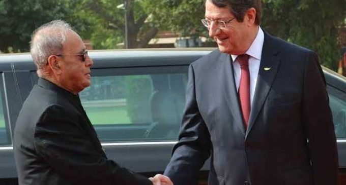 President of India, Pranab Mukherjee, receives Nicos Anastasiades, President of the Republic of Cyprus