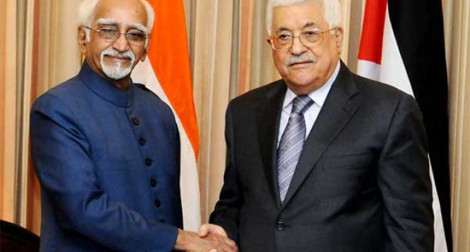 Vice President, M. Hamid Ansari calling on the President of the State of Palestine, Mahmoud Abbas