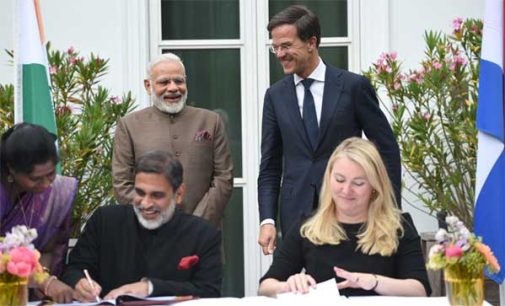 Prime Minister, Narendra Modi and the Prime Minister of Netherlands, Mark Rutte witnessing the signing of MoUs between India and Netherlands