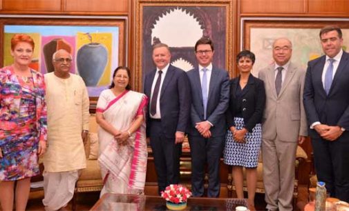 Australian Parliamentary Delegation led by Stephen Parry, President of the Australian Senate, calls on Lok Sabha Speaker Sumitra Mahajan