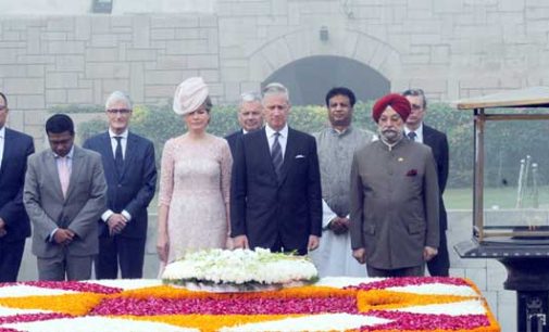 King and Queen of Belgium paying homage at the Samadhi of Mahatma Gandhi, at Rajghat, in Delhi