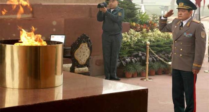 Deputy Defence Minister of Kazakhstan Lt Gen Talgat Mukhtarov laying wreath at Amar Jawan Jyoti, India Gate, New Delhi