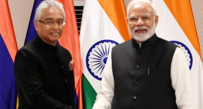 India, Mauritius review ties, cooperation in Blue Economy