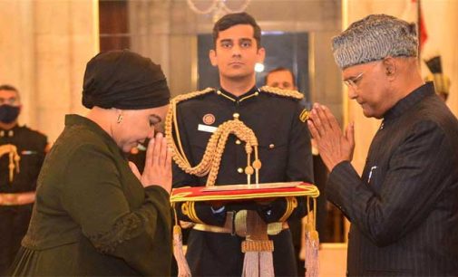 ENVOYS OF FOUR NATIONS PRESENT CREDENTIALS TO PRESIDENT OF INDIA