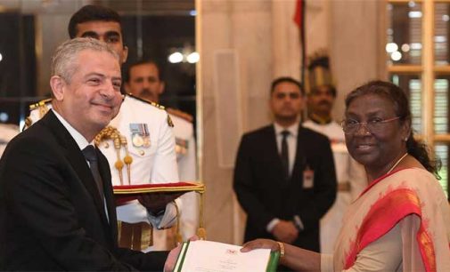 ENVOYS OF FIVE NATIONS PRESENT CREDENTIALS TO PRESIDENT OF INDIA