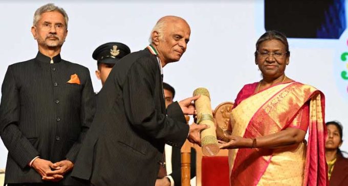PRESIDENT OF INDIA GRACES THE VALEDICTORY SESSION OF 17TH PRAVASI BHARATIYA DIVAS CONVENTION AND CONFERS PRAVASI BHARTIYA SAMMAN AWARDS