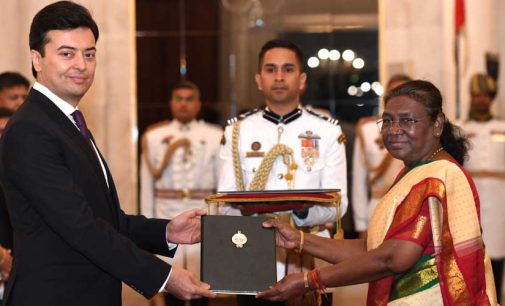 ENVOYS OF FIVE NATIONS PRESENT CREDENTIALS TO THE PRESIDENT OF INDIA